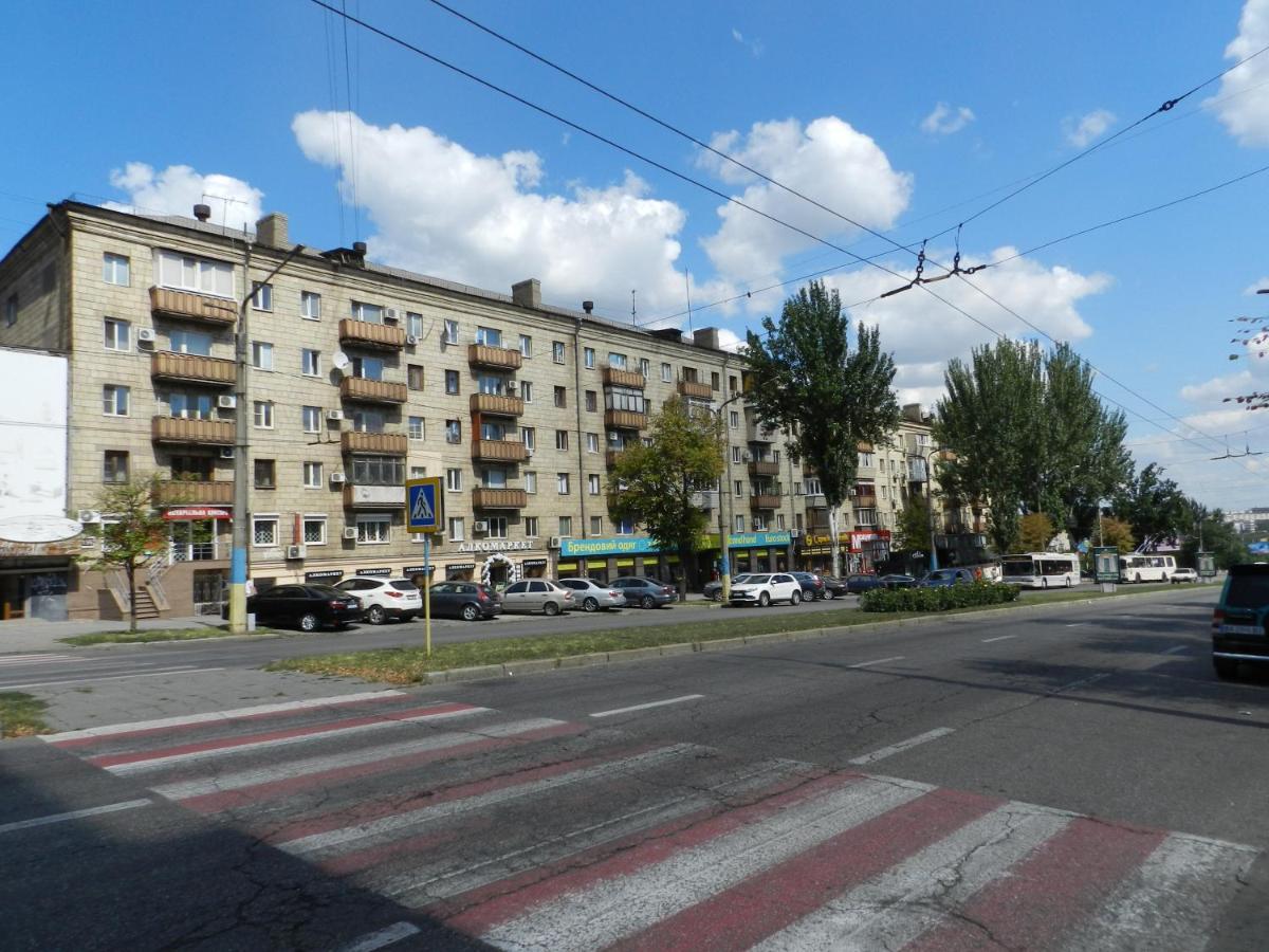 3-Room Apartment Near Inturist On Sobornyi Avenue 156, By Grandhome Запоріжжя Екстер'єр фото